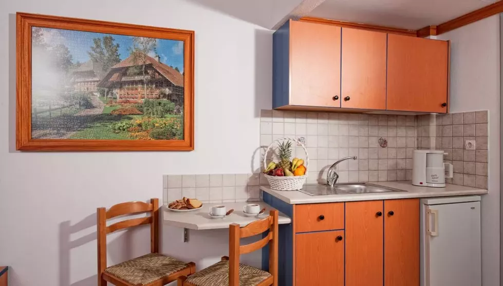 Viešbutis „VLACHAKIS APARTAMENTAI“ (Stalida, Kreta, Graikija)