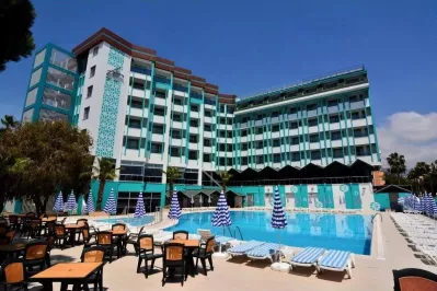 Ananas Hotel, Turkija