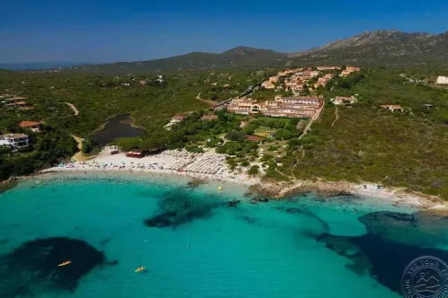 Voi Colonna Village, Italija