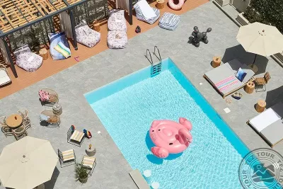 Moxy Patra Marina, Graikija