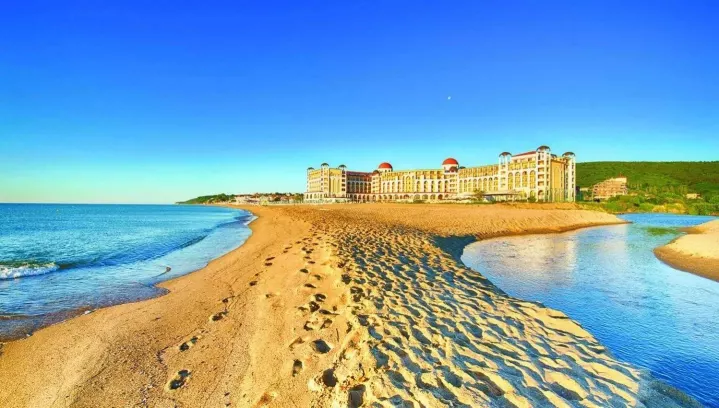 Alua Helios Bay, Bulgarija
