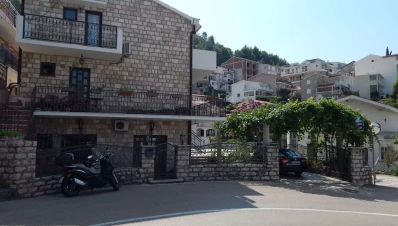 Teodora Apartamentai, Juodkalnija