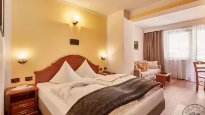 Astoria Hotel, Italija