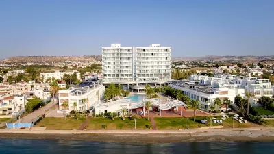 Radisson Beach Resort Larnaca, Kipras